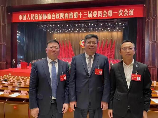 户外直播
和美国德克萨斯大学阿灵顿分校合作举办高级管理人员工商管理硕士（EMBA）学位教育项目5位同学当选政协陕西省第十三届委员会委员